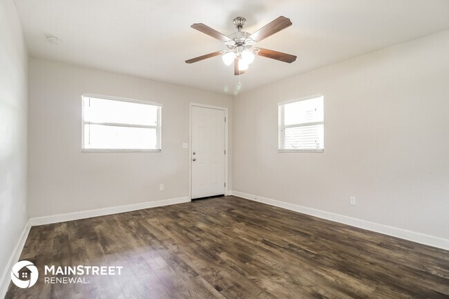Foto del edificio - 2920 Woodland Dr