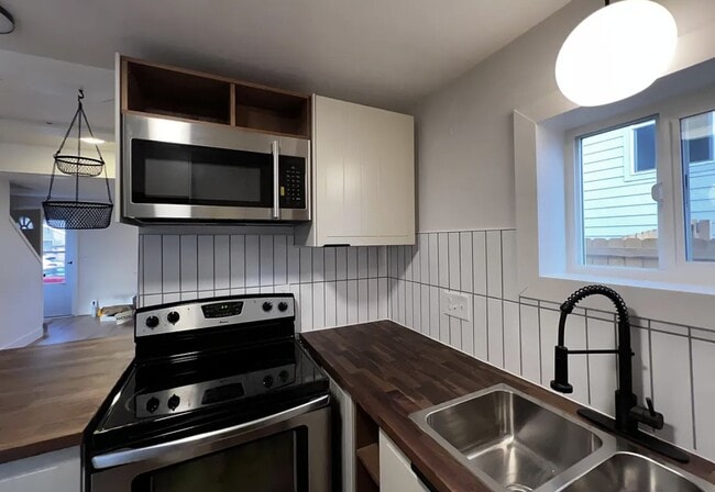 Building Photo - 5375 Osceola St