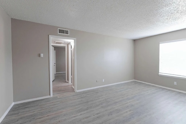 Photo - 531 Bedford Rd Apartment