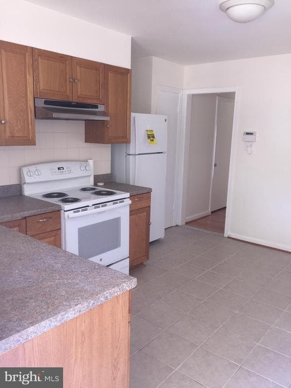 Building Photo - 9611 Potomac Dr