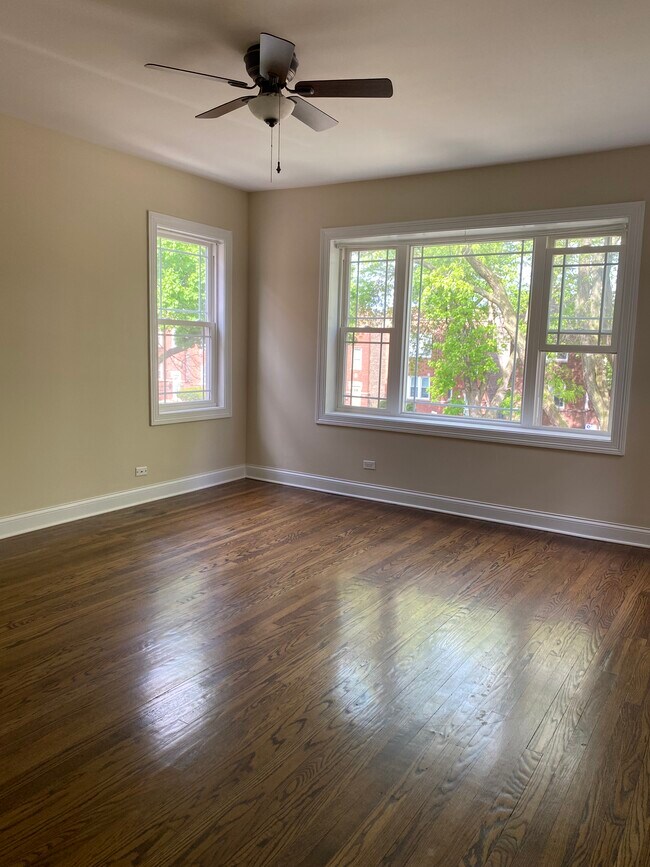 Foto del edificio - 1634 N Mason Ave