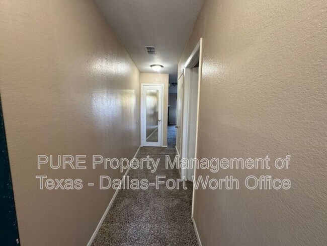 Foto del edificio - 6321 Kelly Dr