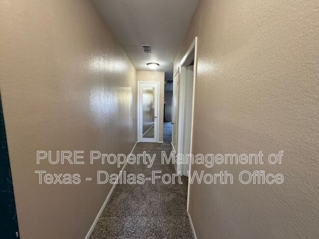 Building Photo - 6321 Kelly Dr