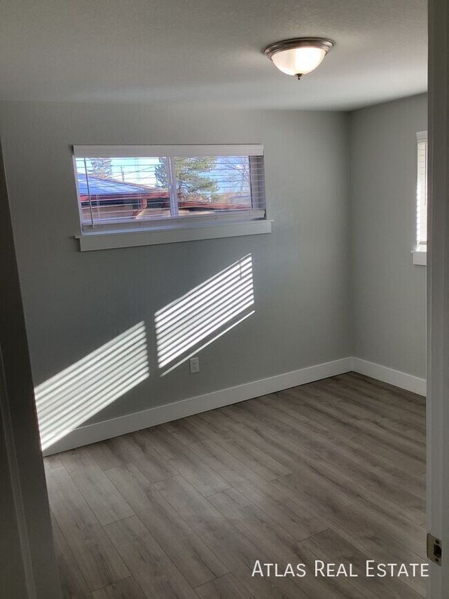 Building Photo - 13666 E Dakota Ave