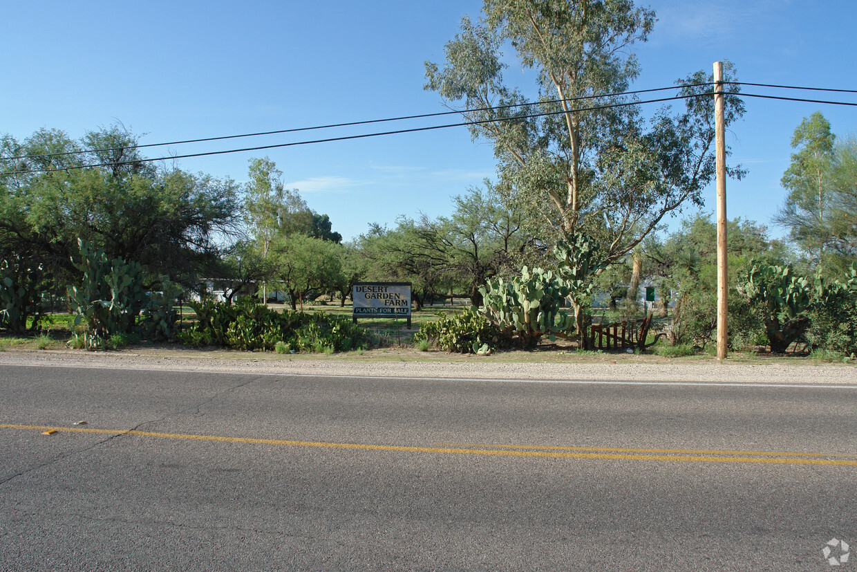 Primary Photo - Tanque Verde Ranch