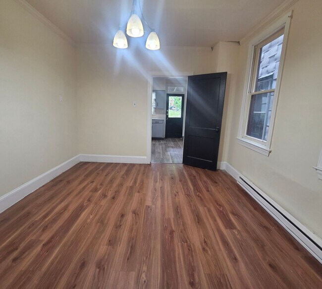 Foto del edificio - 5 to 6 Bedroom House