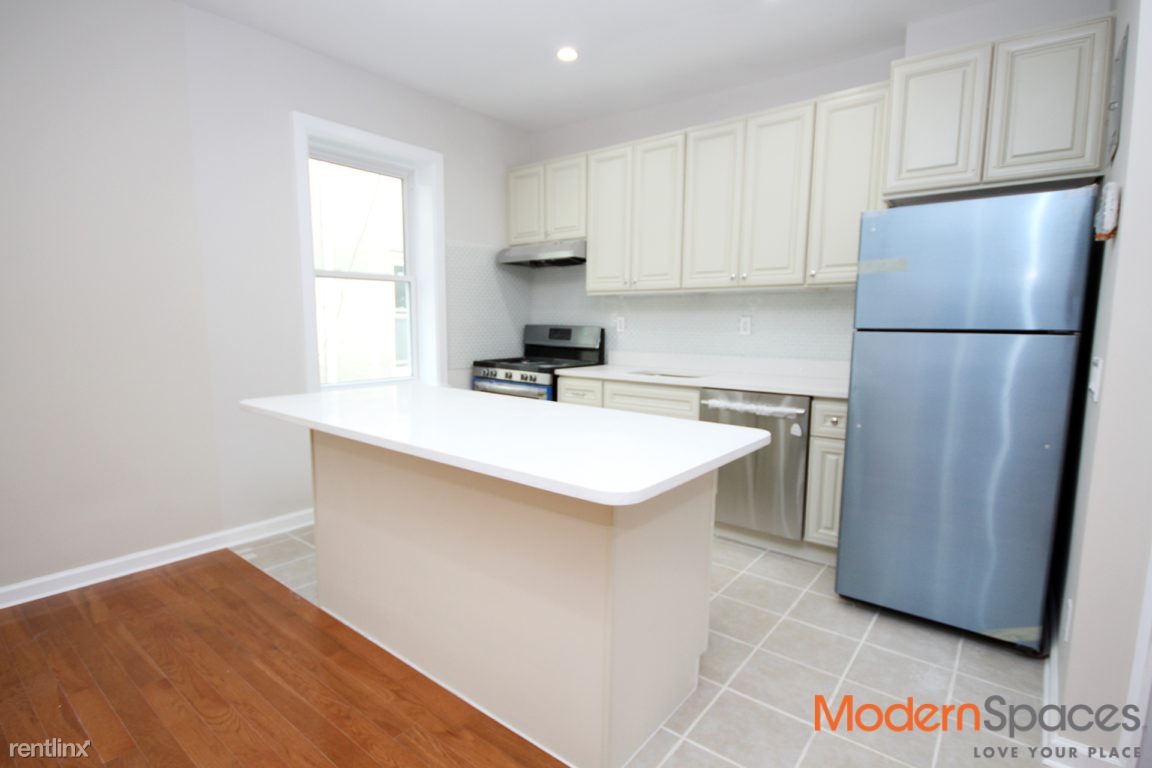 Foto principal - 4720 44th St