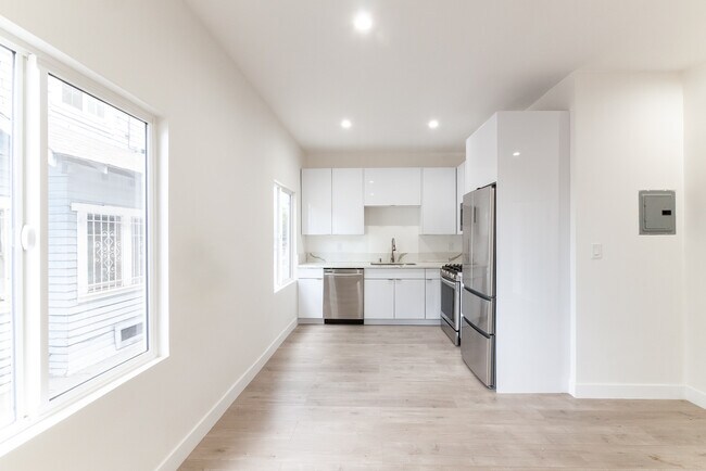Building Photo - 2955 W 8th St