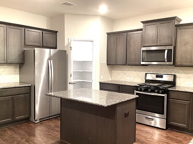 Building Photo - 5904 Gerard Dr