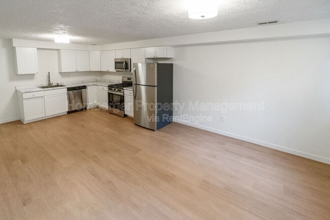 Building Photo - 8615 N Kelly Ct