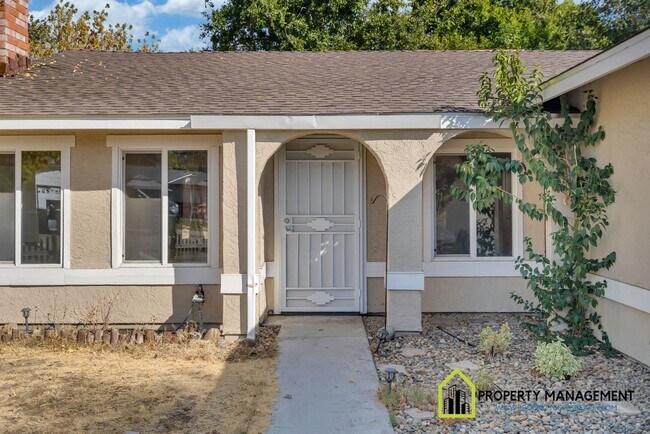 Building Photo - Remodeled 4-Bedroom w/  Large Backyard-AF