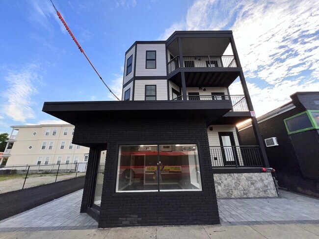 Building Photo - 1049 Main St