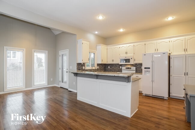 Foto del edificio - 22717 W 49th St