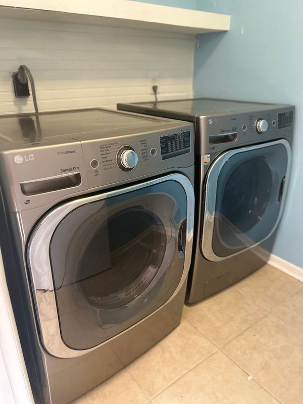 Foto del edificio - 856 Creekway Ct