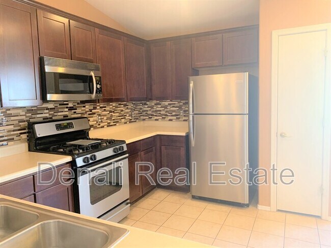 Building Photo - 7137 S Oakbank Dr