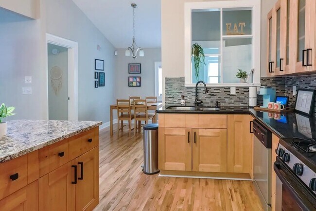 Foto del edificio - 1103 Knott St SE