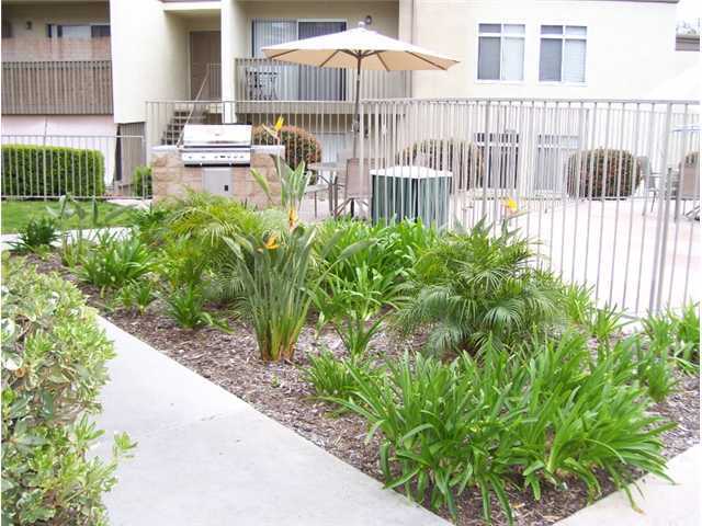 Building Photo - Charming 1-Bedroom Condo with Park-Like Views in Gated Community