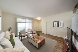 Building Photo - 423 2nd St