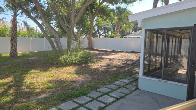 Foto del edificio - 138 Flamingo Dr