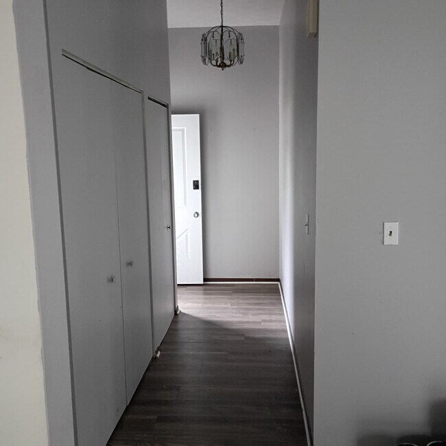 Foto del edificio - 1331-1333 Thurston St