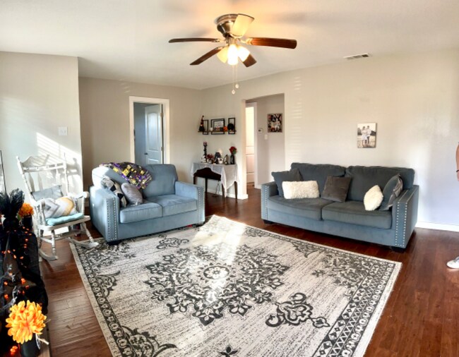 Foto del edificio - 1565 FM 35