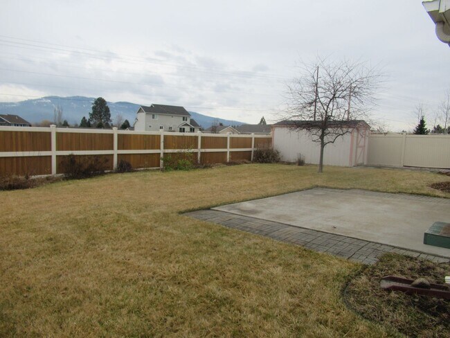 Building Photo - Beautiful home in Fieldstone Post falls