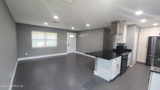 Building Photo - 55 Deltona Blvd