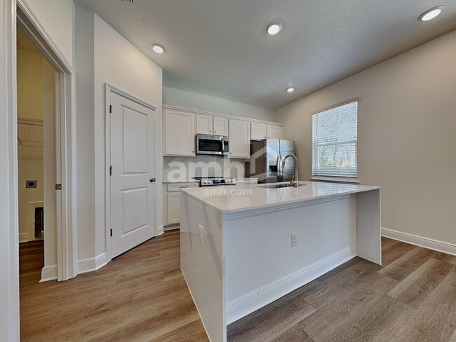 Building Photo - 6735 Atlantic Bch Ave