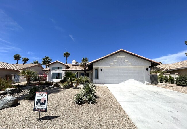 Building Photo - AVAILABLE NOW! Beautifully UPDATED 4 Bedro...