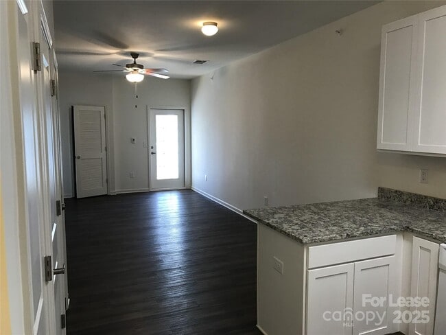 Building Photo - 17905 Delmas Dr
