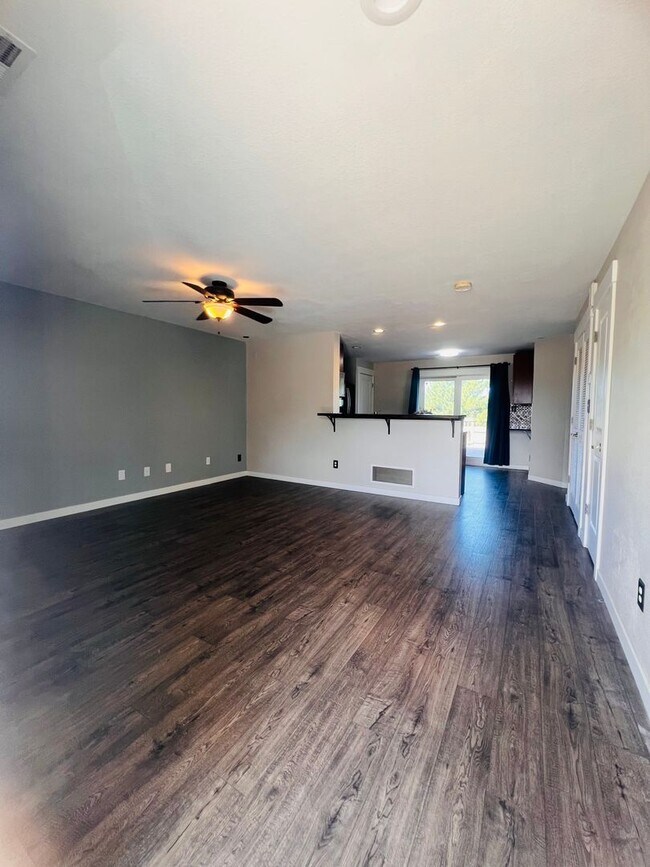 Foto del edificio - 6150 Rockville Dr
