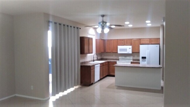 Building Photo - Simply Gorgeous 3-Bedroom, 2.5 Bathroom Fo...
