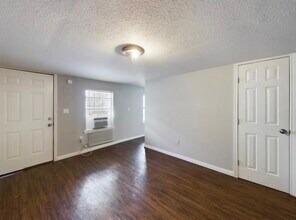 Building Photo - 607 Enid St
