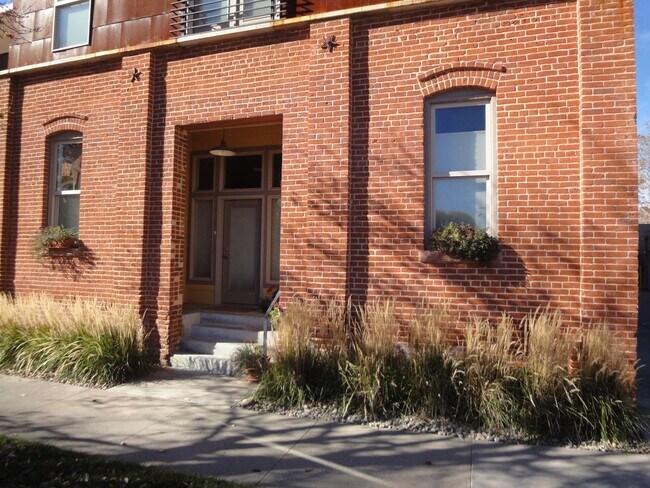 Condo vestibule - 2501 Grove St