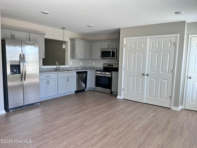 Building Photo - 1230 Masters Ln