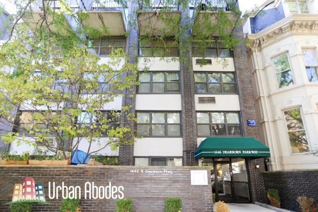 Building Photo - 1447 N Dearborn St