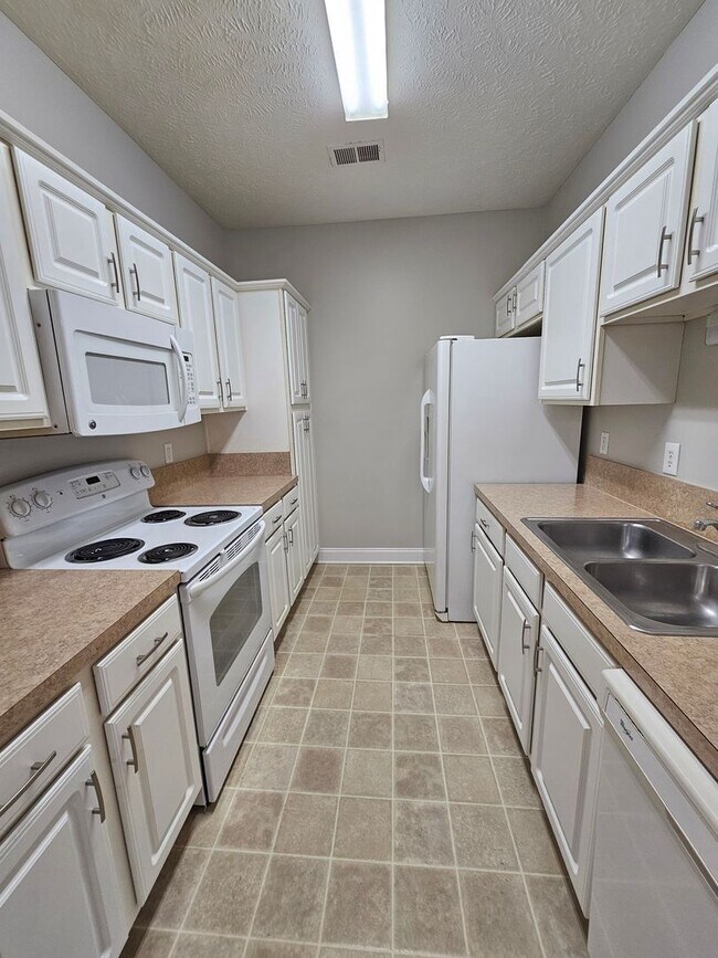 Foto del edificio - Fountain Pointe 3 bed 2 bath