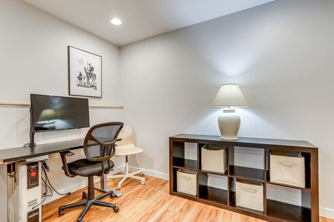 Foto del edificio - 10052 Interlake Ave N