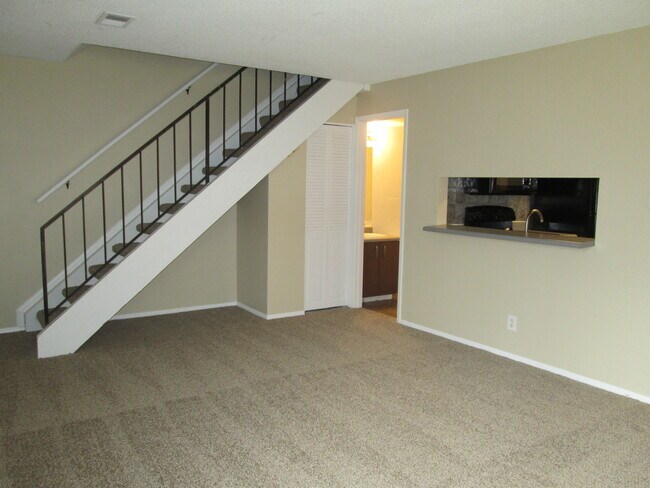 Building Photo - 1250 S Monaco Pkwy