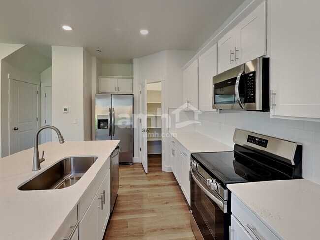 Building Photo - 10092 Potomac St