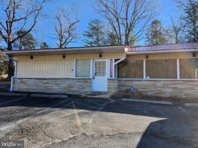 Foto del edificio - 9349 Valley Rd
