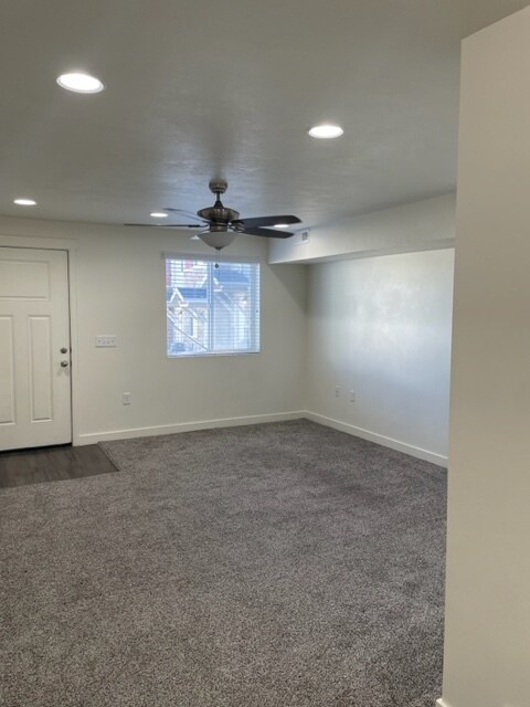 Building Photo - Spacious townhome in Herriman!