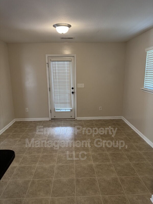 Building Photo - 209 Sunday Silence Ln
