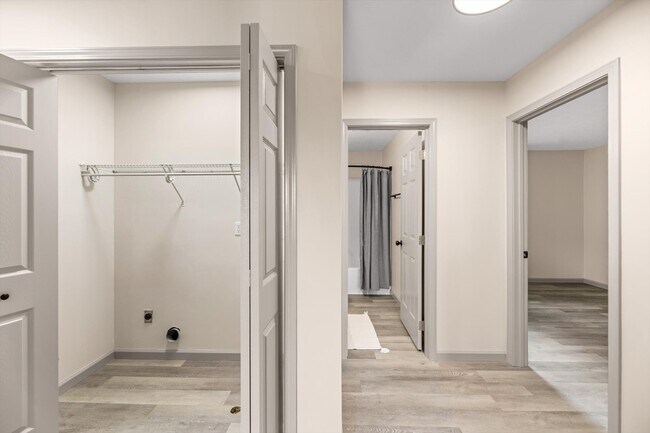 Laundry room - 4809 Cannon Ridge Dr