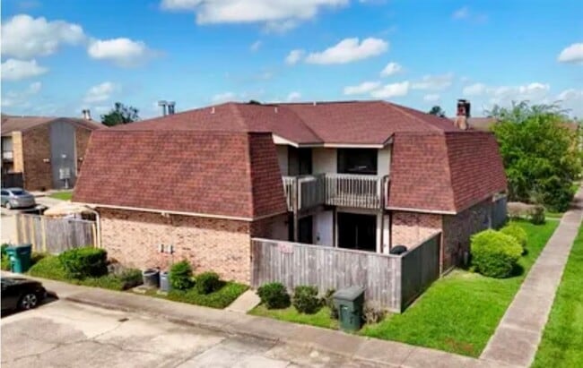 Building Photo - 1212 N Major Dr
