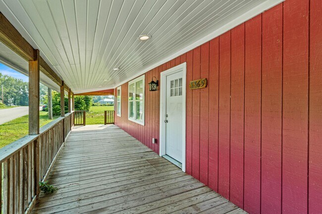 Foto del edificio - 3365 Lakeside Rd