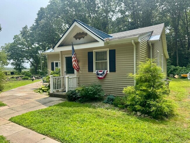 Foto del edificio - 18 Meadowbrook Ln