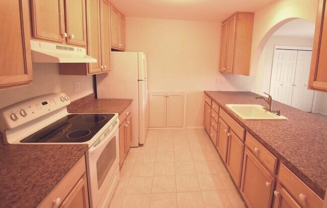 Building Photo - 140 Bundy Rd