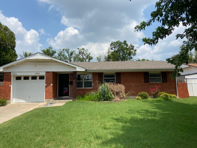 Building Photo - 1403 Nebraska St