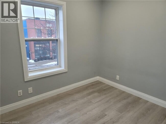 Building Photo - 427 Colborne St